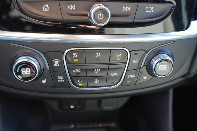 Used 2023 Chevrolet Traverse LT image 26