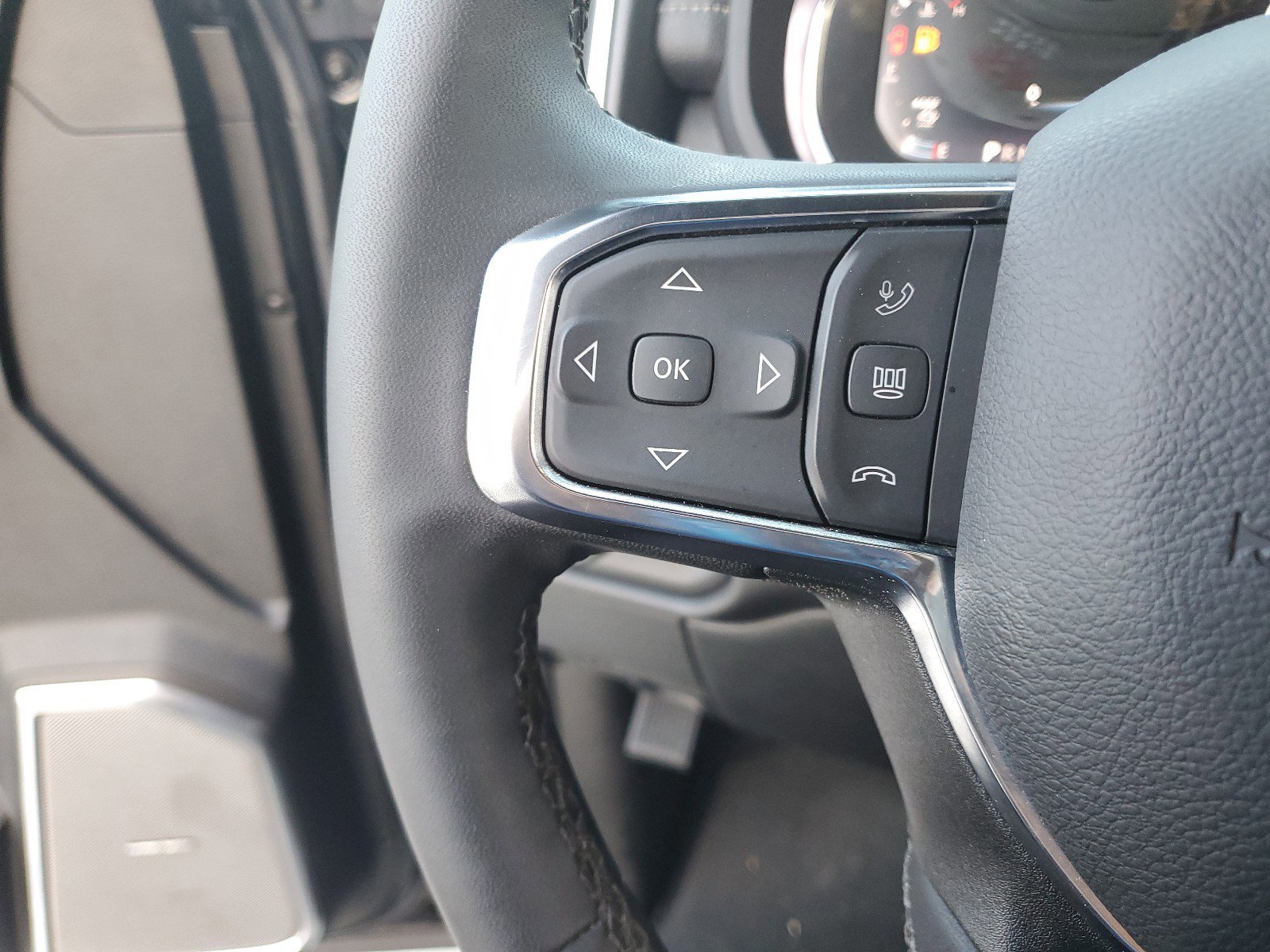 Used 2025 RAM 2500 Laramie image 24