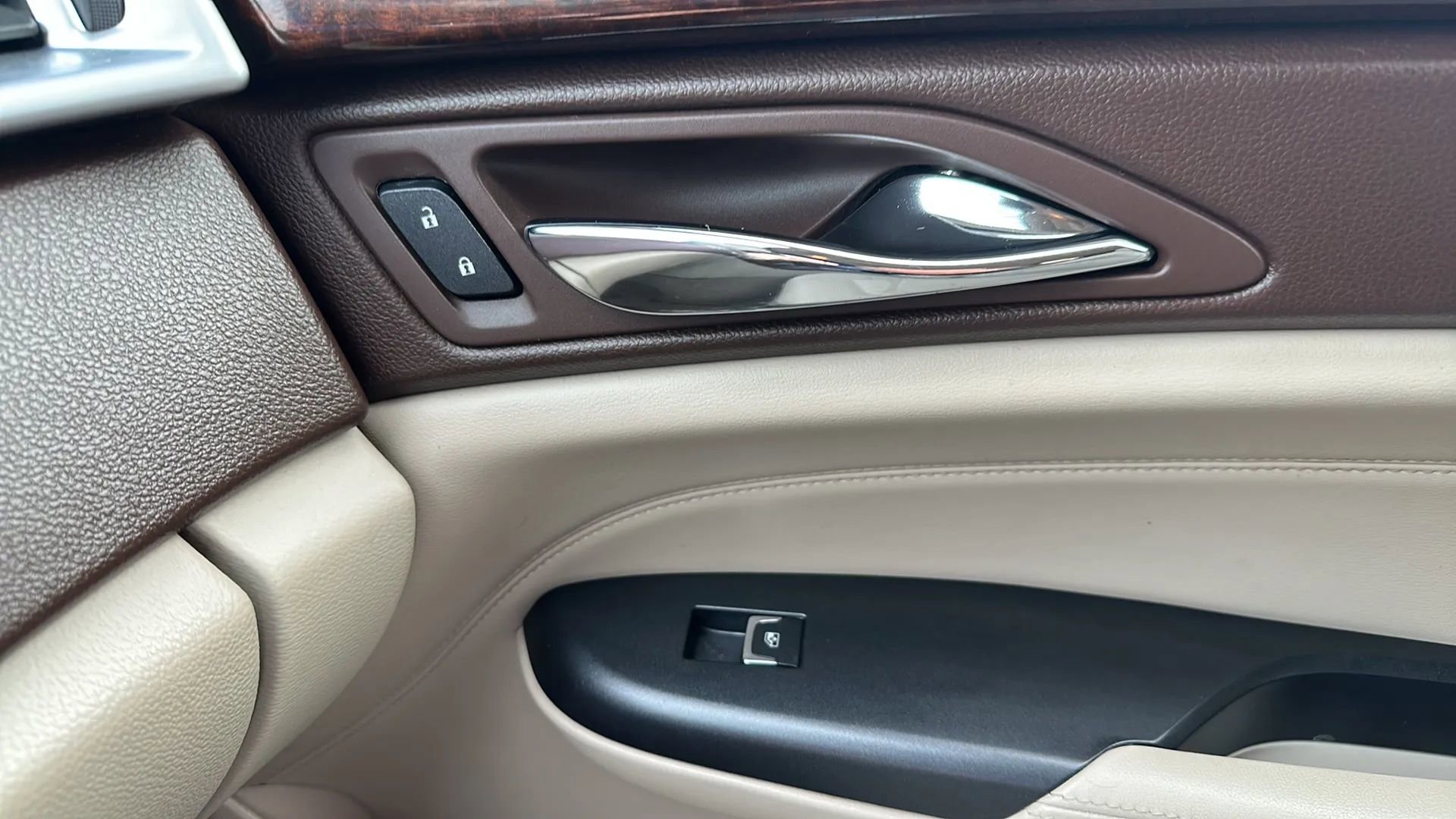 Used 2014 Cadillac SRX Performance w/ Driver Awareness Package image 42