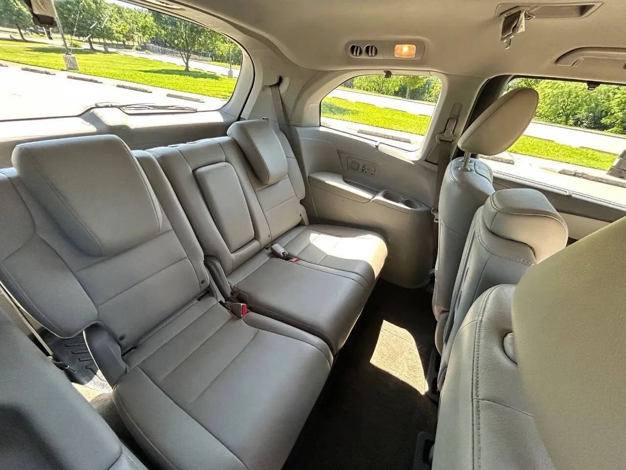 Used 2014 Honda Odyssey Touring image 16