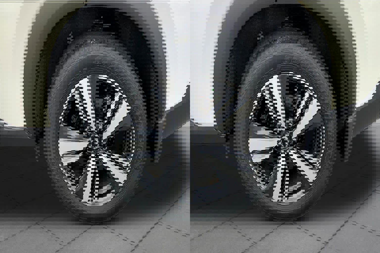 Used 2023 Nissan Rogue SL FWD image 10