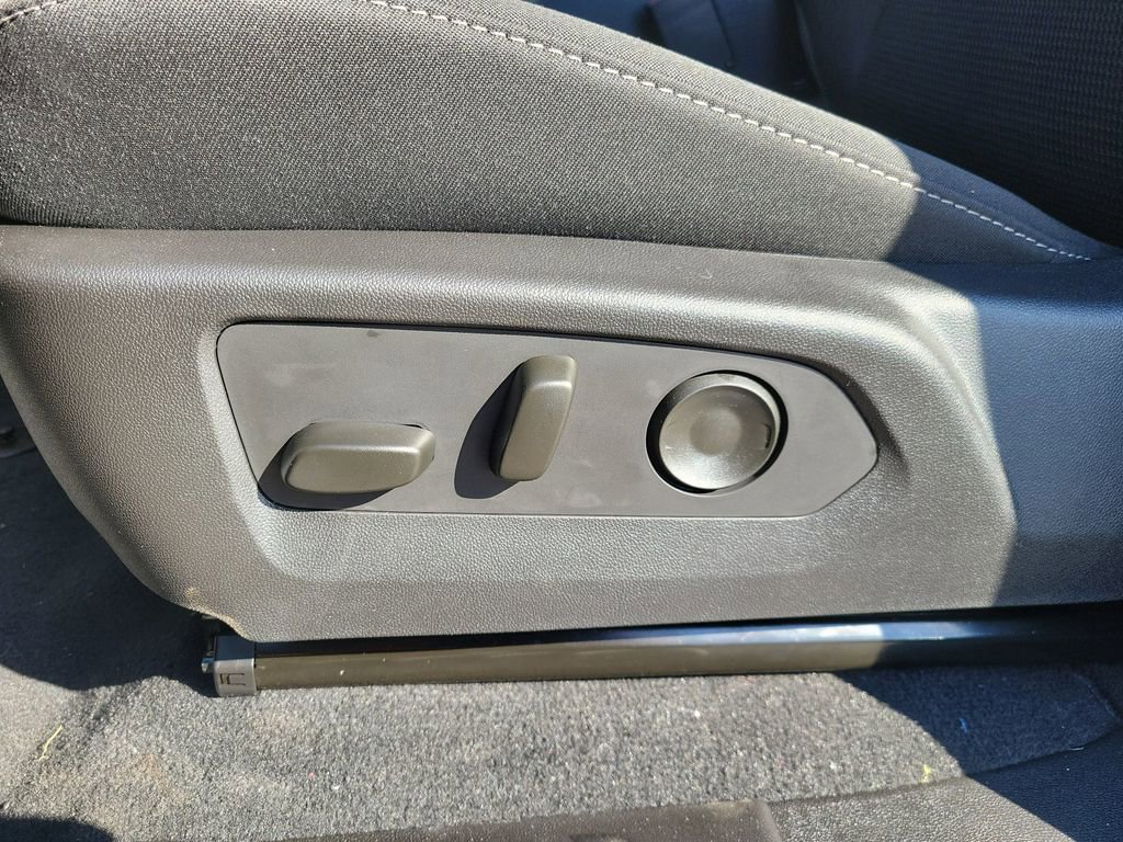 New 2026 GMC Canyon Elevation w/ Convenience Package RWD image 21