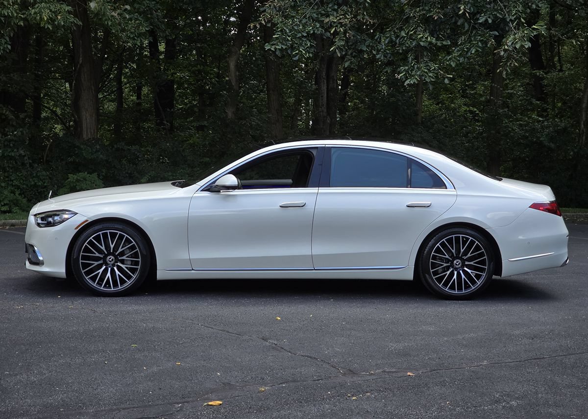 Used 2023 Mercedes-Benz S 580 4MATIC Sedan image 3