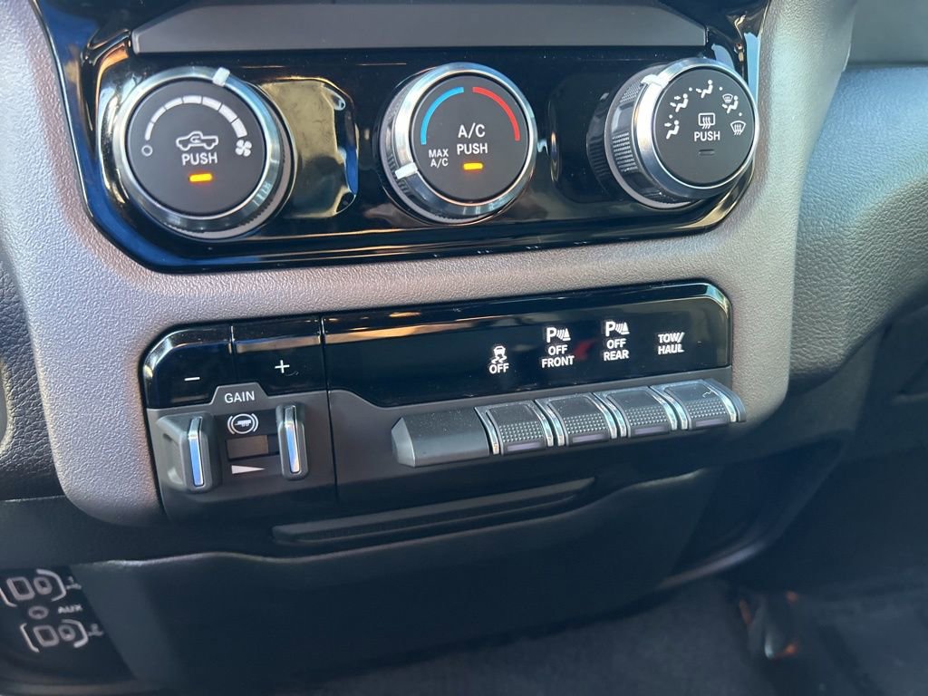 Used 2025 RAM 1500 Big Horn image 40