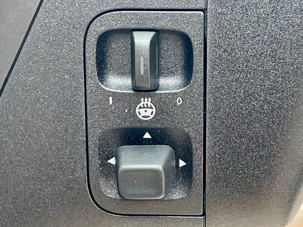 Certified 2025 Mercedes-Benz GLE 450 4MATIC image 49