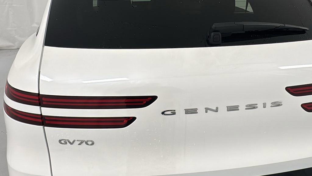 Used 2025 Genesis GV70 3.5T Sport image 41