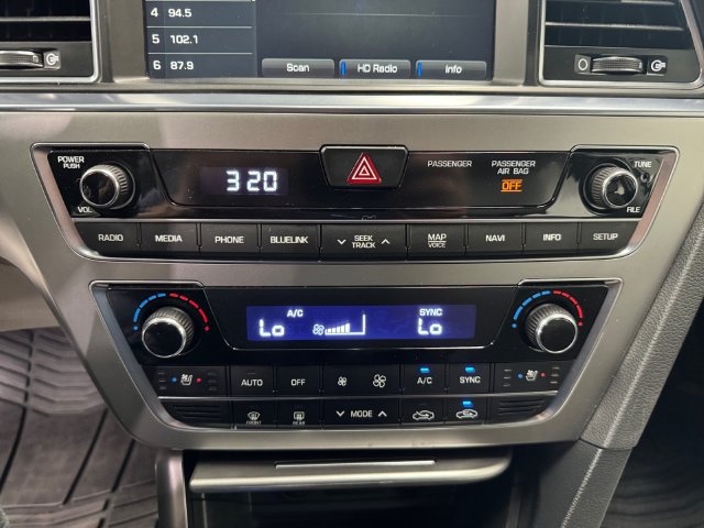 Used 2017 Hyundai Sonata Limited w/ Ultimate Package 04 FWD image 3