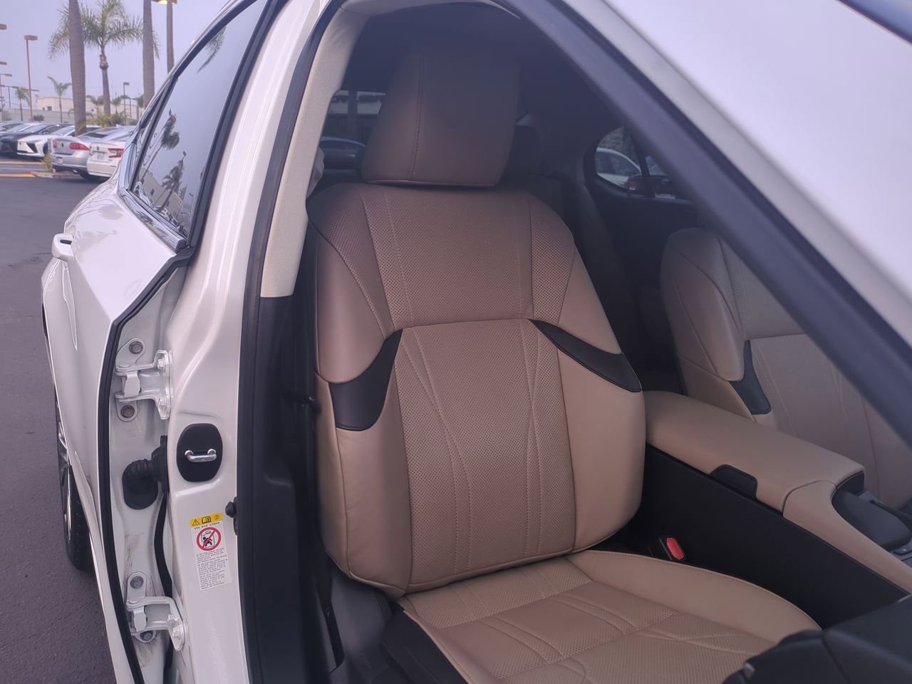 Used 2019 Lexus ES 300h w/ Luxury Package image 35