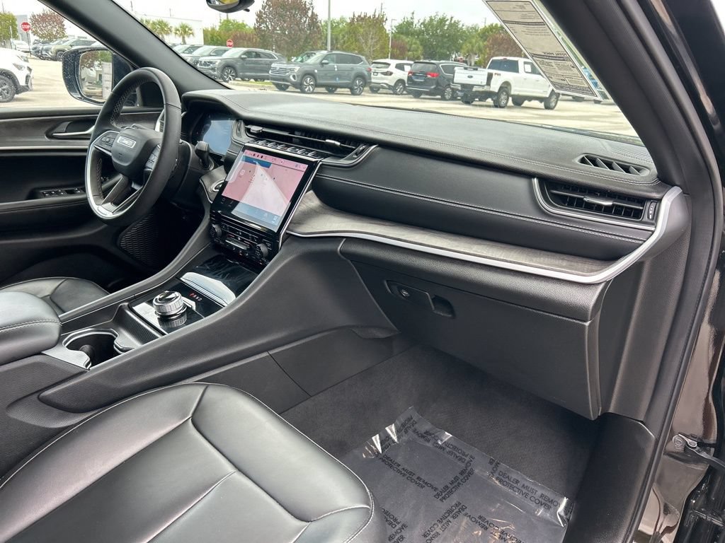 Certified 2024 Jeep Grand Cherokee L Limited RWD image 43