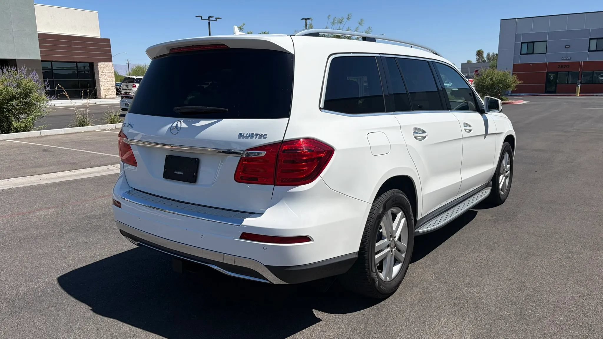 Used 2015 Mercedes-Benz GL 320 BlueTEC 4MATIC w/ Premium I Package image 5