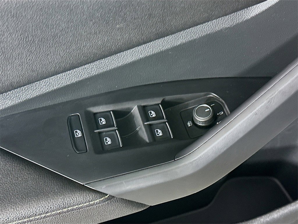 Used 2024 Volkswagen Jetta SE image 23