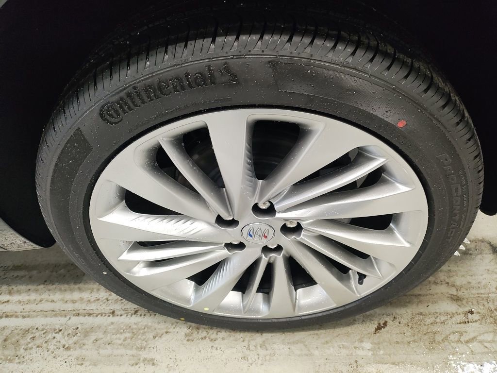 New 2026 Buick Envision Avenir image 21