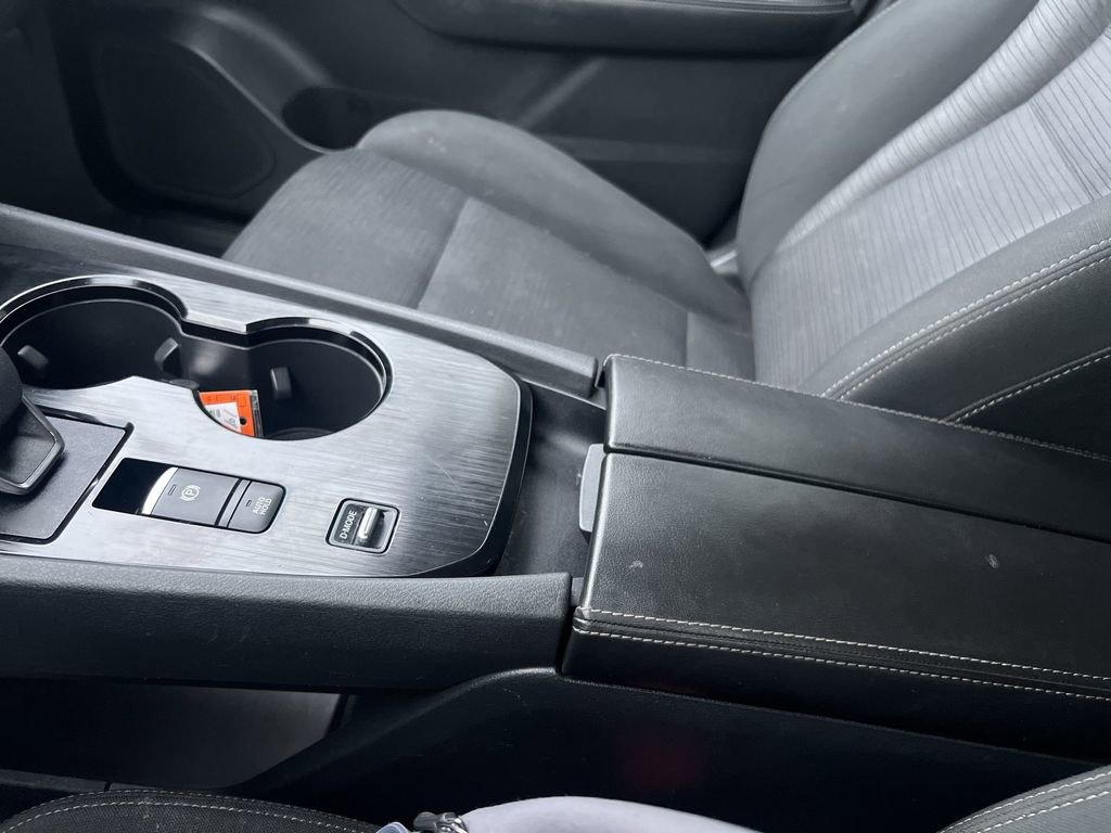 Used 2021 Nissan Rogue SV image 19