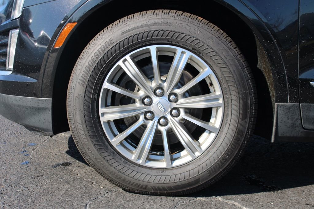 Used 2018 Cadillac XT5 Luxury w/ Driver Awareness Package image 15