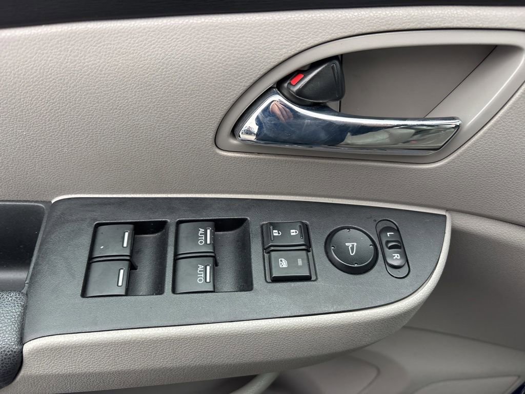 Used 2015 Honda Odyssey EX-L image 18