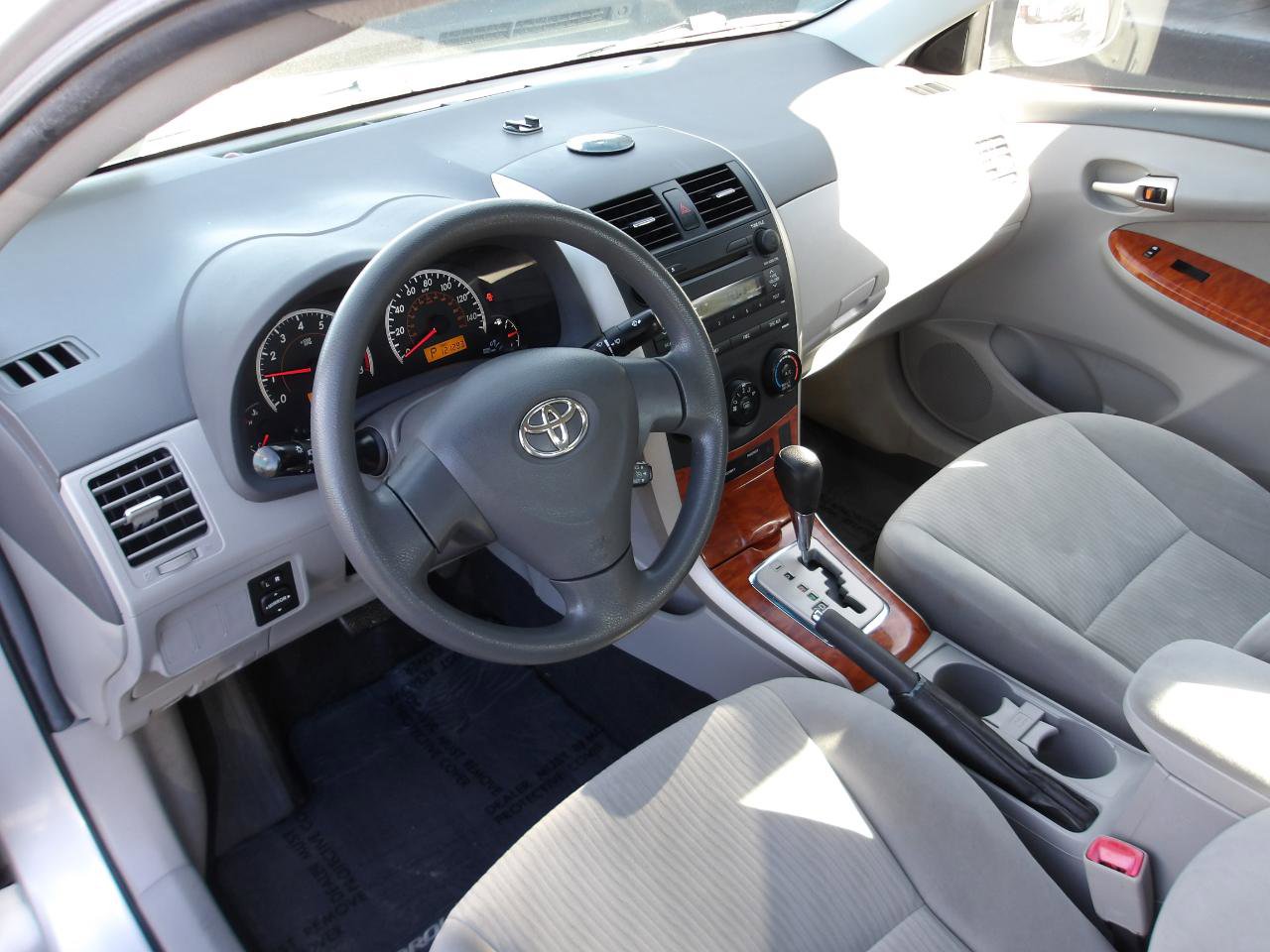 Used 2009 Toyota Corolla XLE FWD image 9