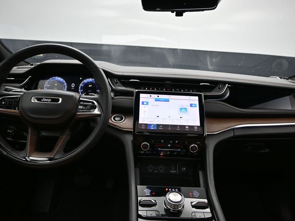 Used 2023 Jeep Grand Cherokee L Summit w/ Advanced Protech Group IV image 22