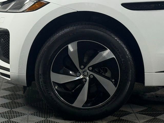 New 2025 Jaguar F-PACE R-Dynamic S image 13