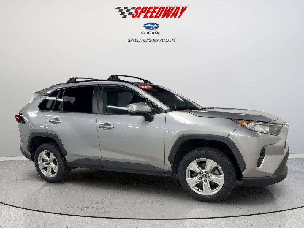 Used 2019 Toyota RAV4 XLE FWD image 3