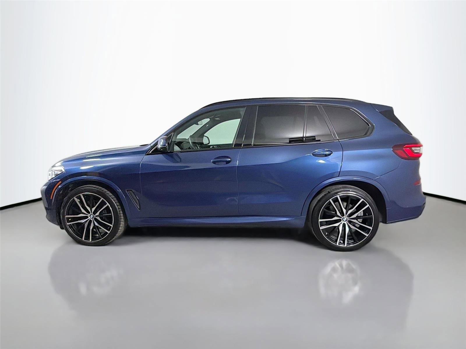 Used 2022 BMW X5 xDrive40i w/ M Sport Package AWD/4WD image 9