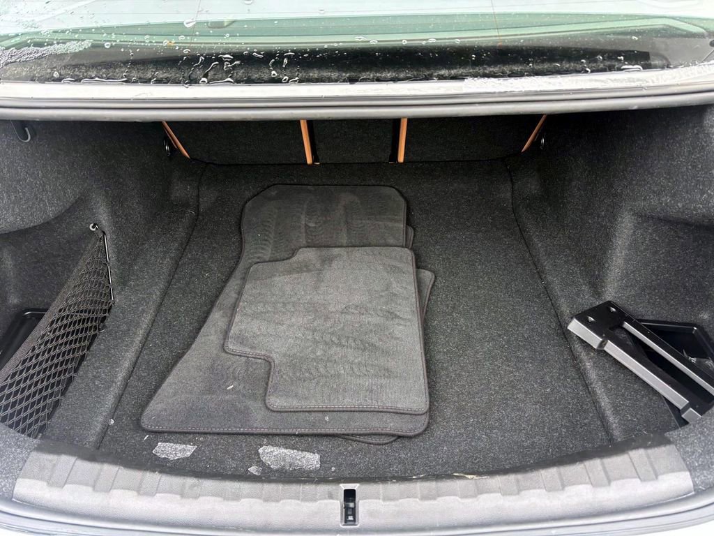 Used 2025 BMW 330i xDrive Sedan w/ Premium Package image 9