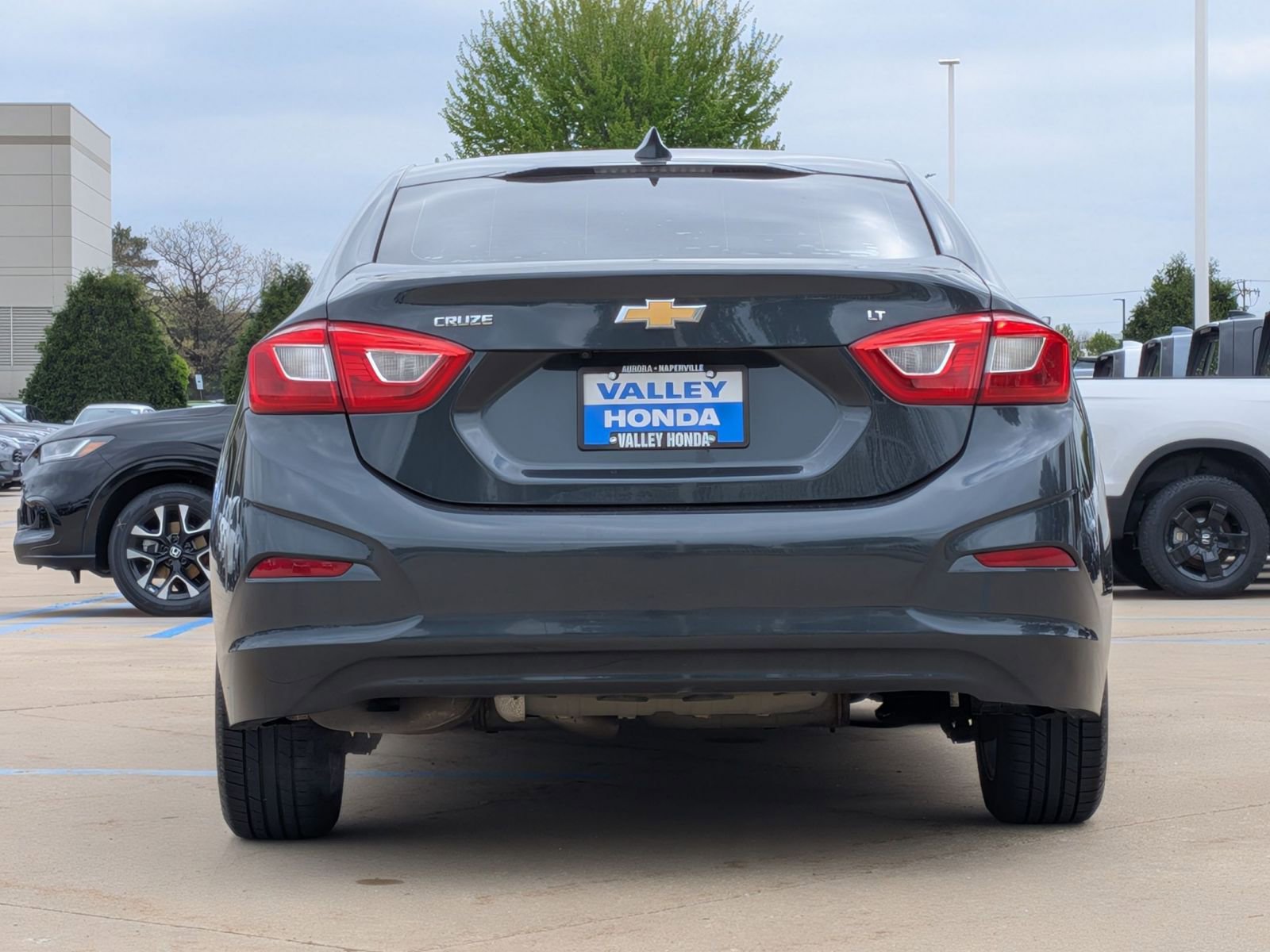 Used 2017 Chevrolet Cruze LT FWD image 7