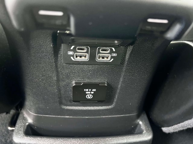Used 2022 Jeep Wrangler Unlimited Sahara AWD/4WD image 12