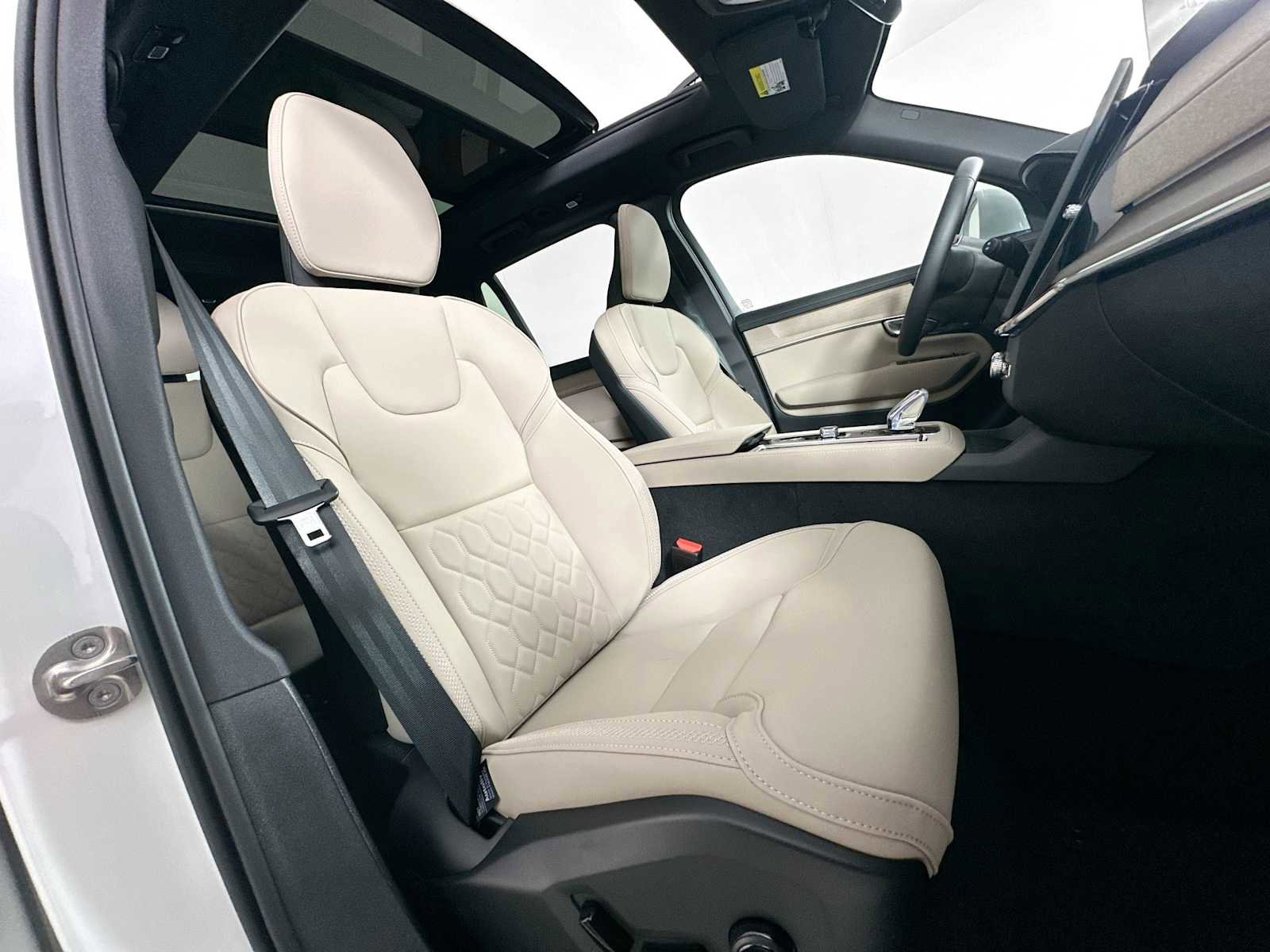 New 2026 Volvo XC90 B5 Plus image 28