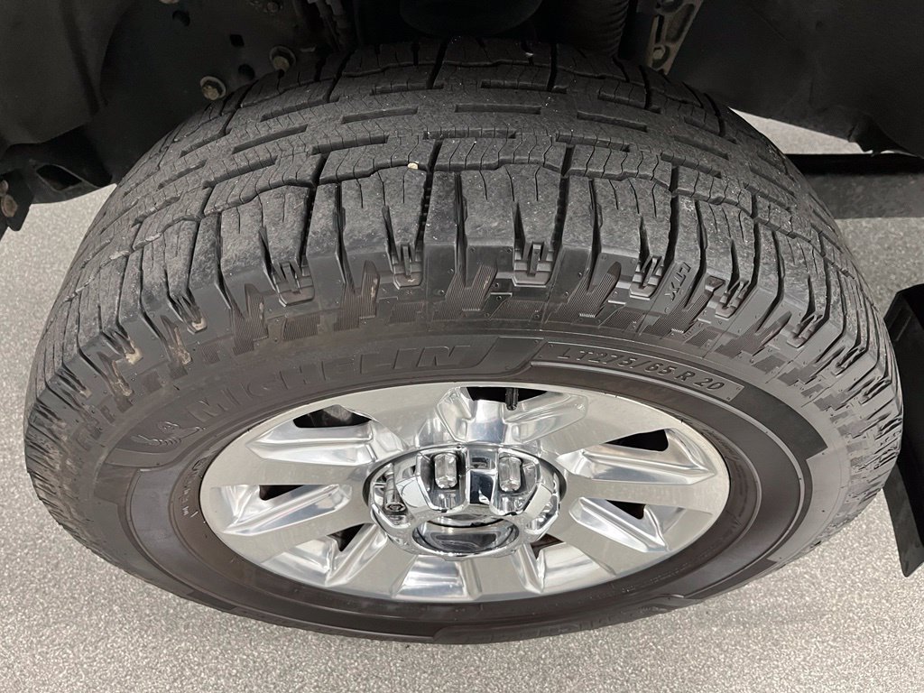 Used 2021 Ford F350 Platinum w/ FX4 Off-Road Package AWD/4WD image 15