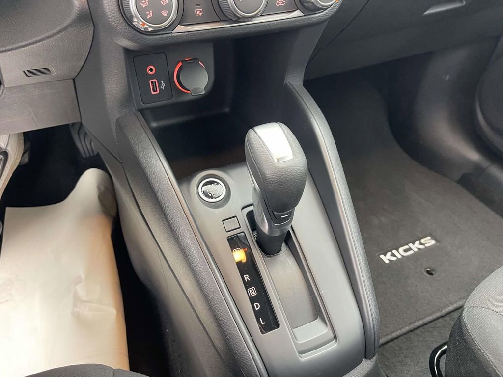 Used 2025 Nissan Kicks Play S image 30