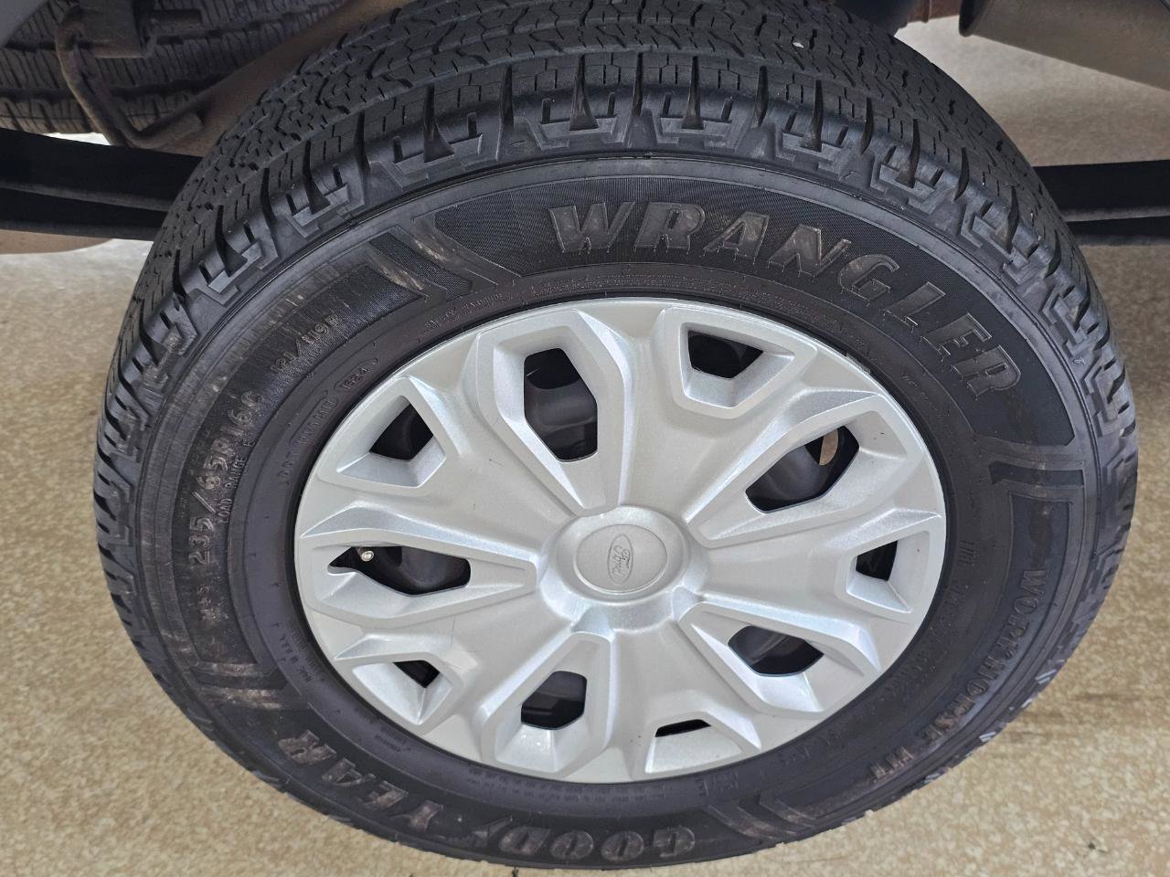 Used 2022 Ford Transit 250 Low Roof w/ Exterior Upgrade Package RWD image 40