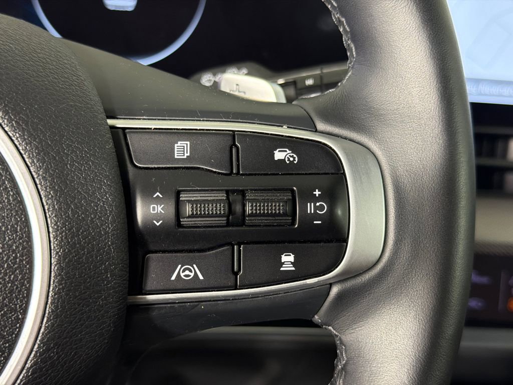 Used 2025 Kia Sportage SX Prestige image 28