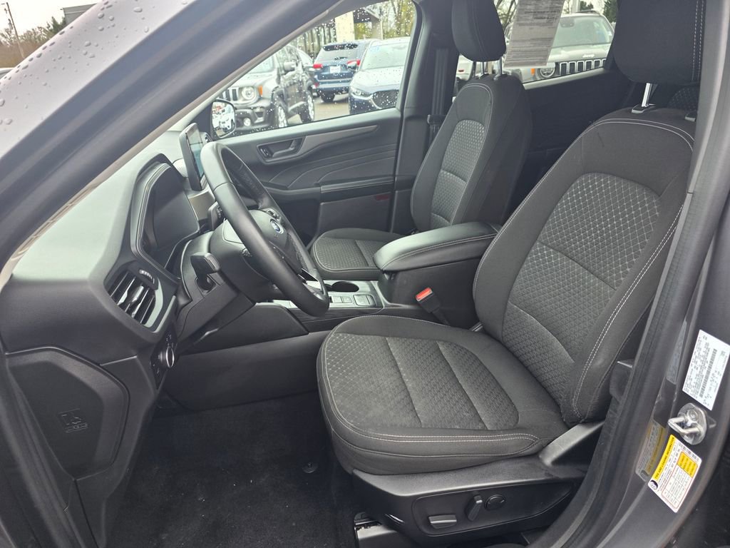 Used 2023 Ford Escape Active image 4