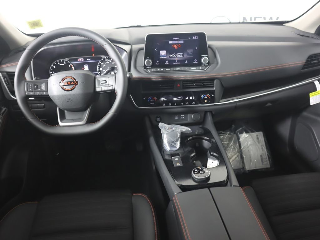 New 2026 Nissan Rogue SV AWD/4WD image 17