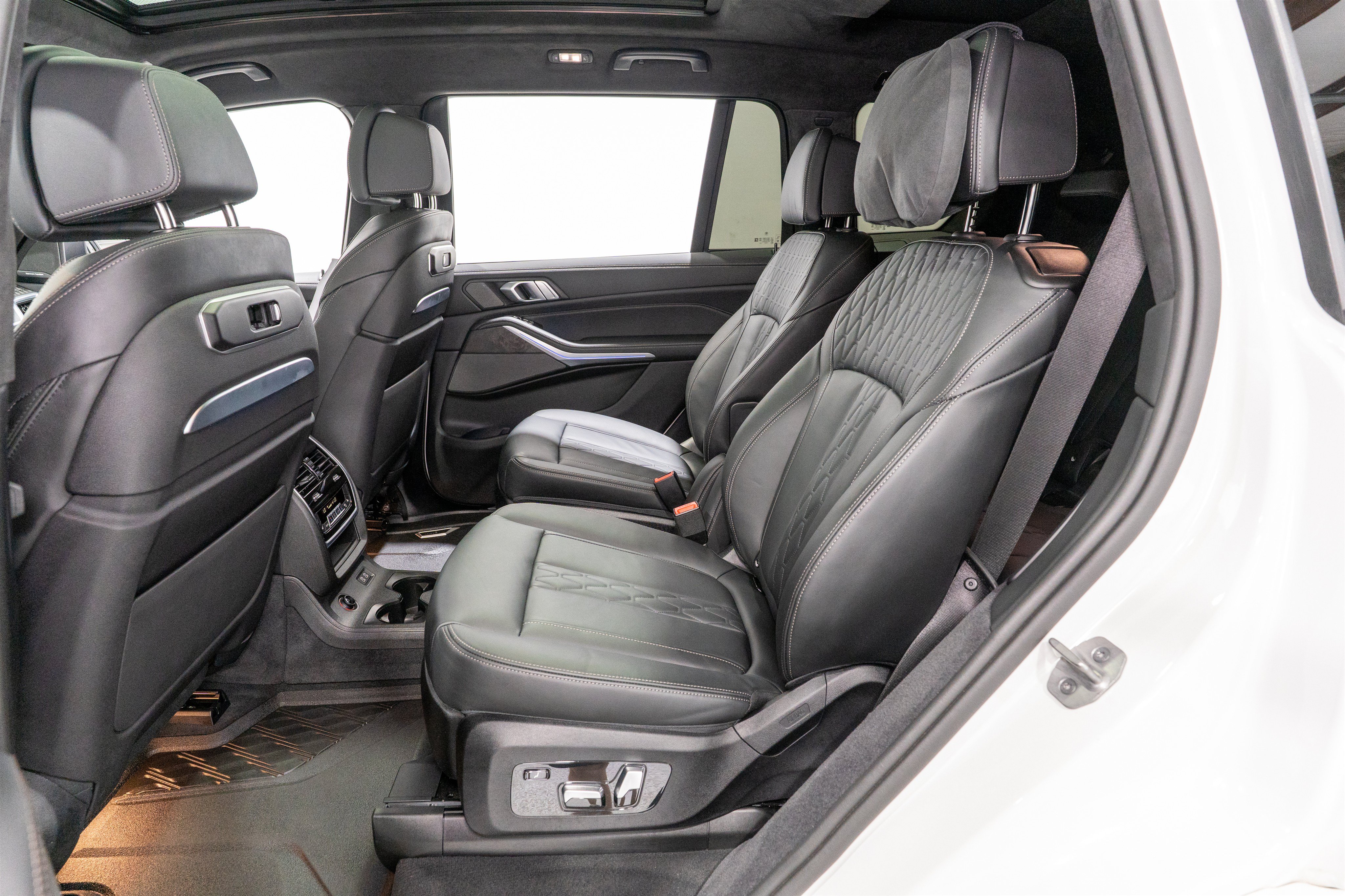 Used 2025 BMW X7 xDrive40i w/ Executive Package AWD/4WD image 33