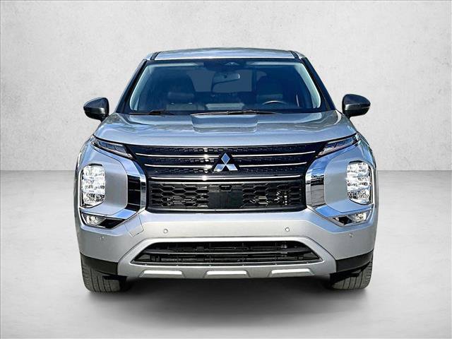 Used 2022 Mitsubishi Outlander SE FWD image 3