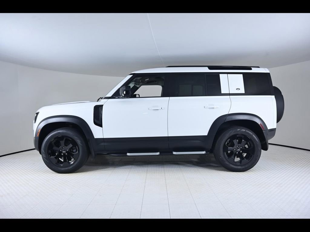 Used 2023 Land Rover Defender 110 S image 2