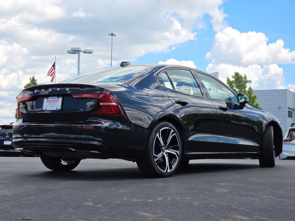 Used 2025 Volvo S60 B5 Plus AWD/4WD image 17