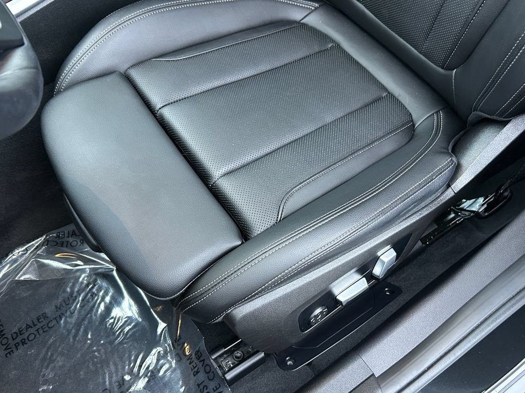 Used 2023 BMW 330i Sedan w/ Premium Package RWD image 15