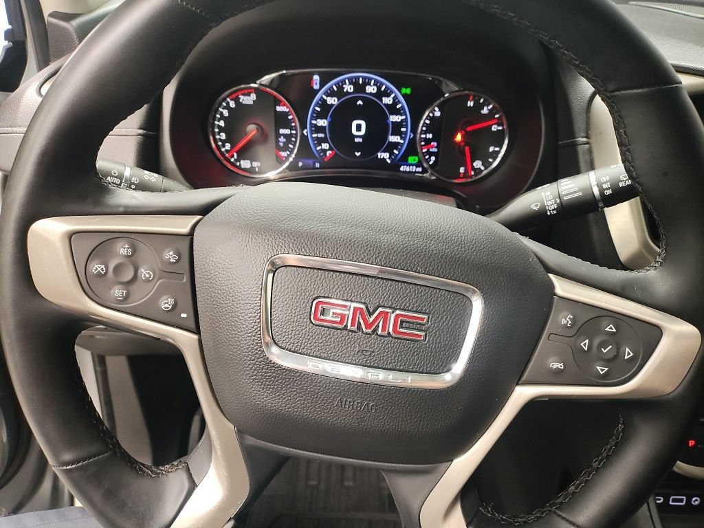 Used 2023 GMC Terrain Denali w/ Denali Premium Package AWD/4WD image 28