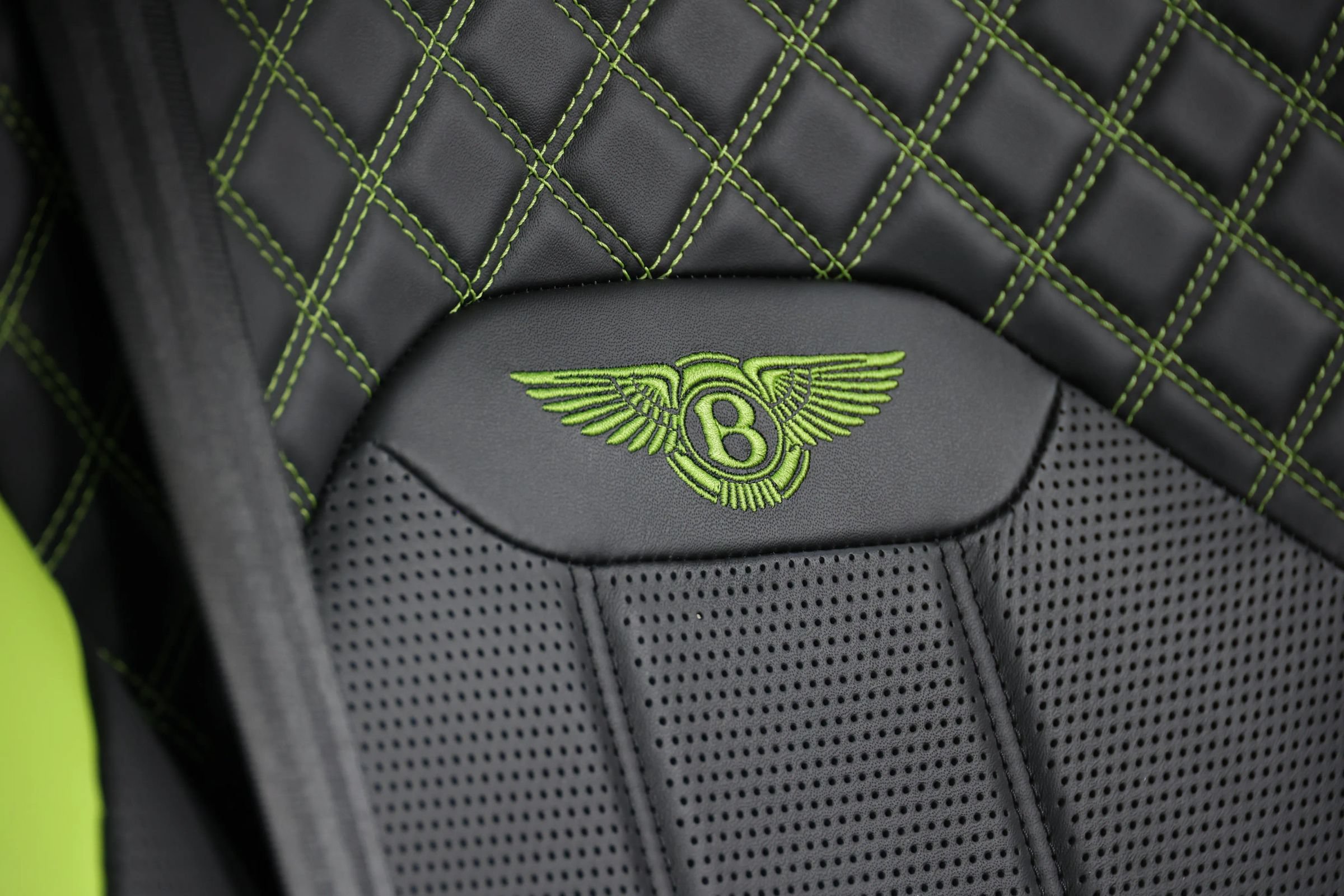 Used 2023 Bentley Bentayga AWD/4WD image 92