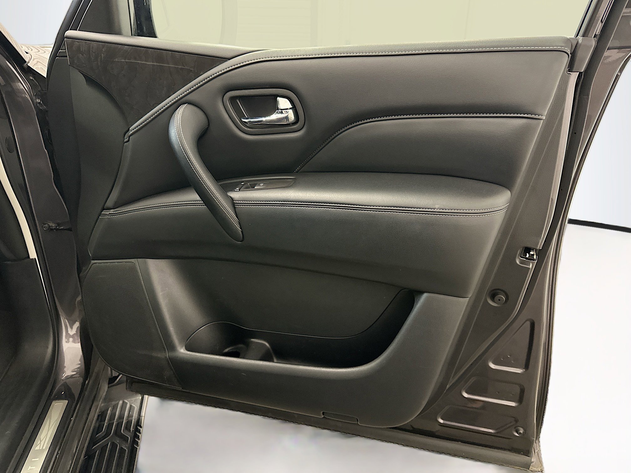 Used 2024 INFINITI QX80 Luxe image 36