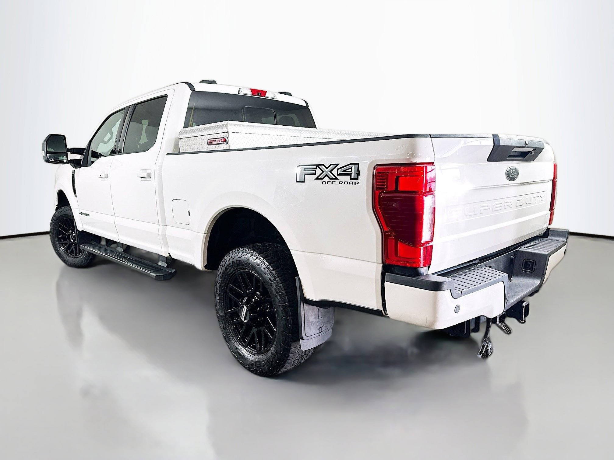 Used 2022 Ford F250 Lariat w/ Black Appearance Package image 5