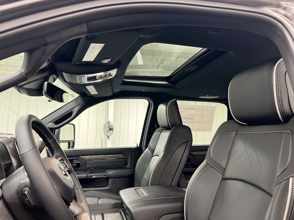 New 2026 RAM 3500 Limited AWD/4WD image 15