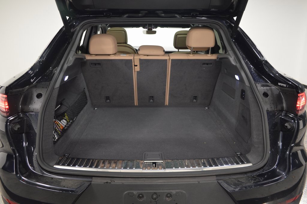 Certified 2023 Porsche Cayenne Platinum Edition image 40