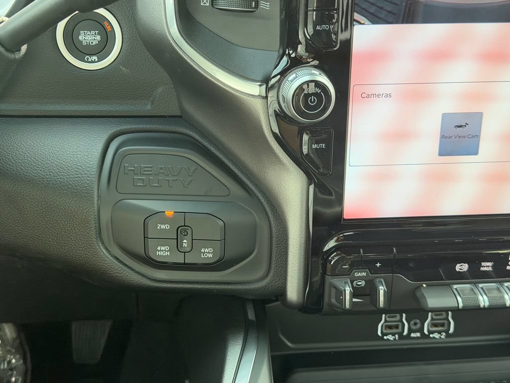 New 2026 RAM 2500 Laramie AWD/4WD image 17