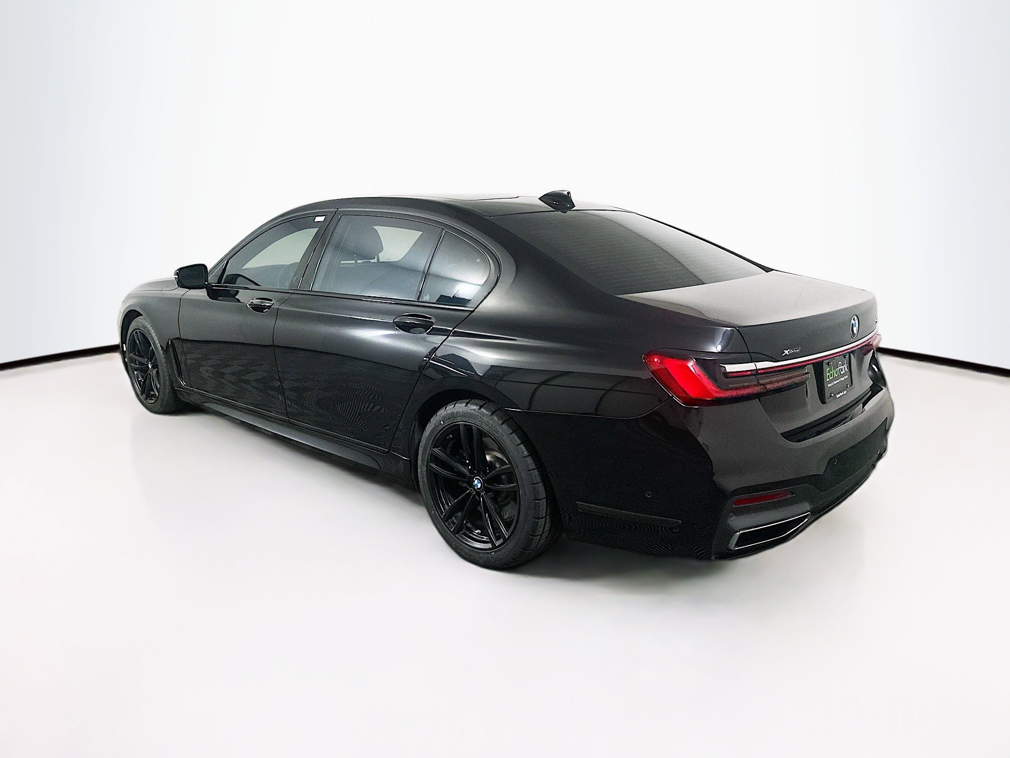 Used 2020 BMW 750i xDrive w/ Executive Package image 5