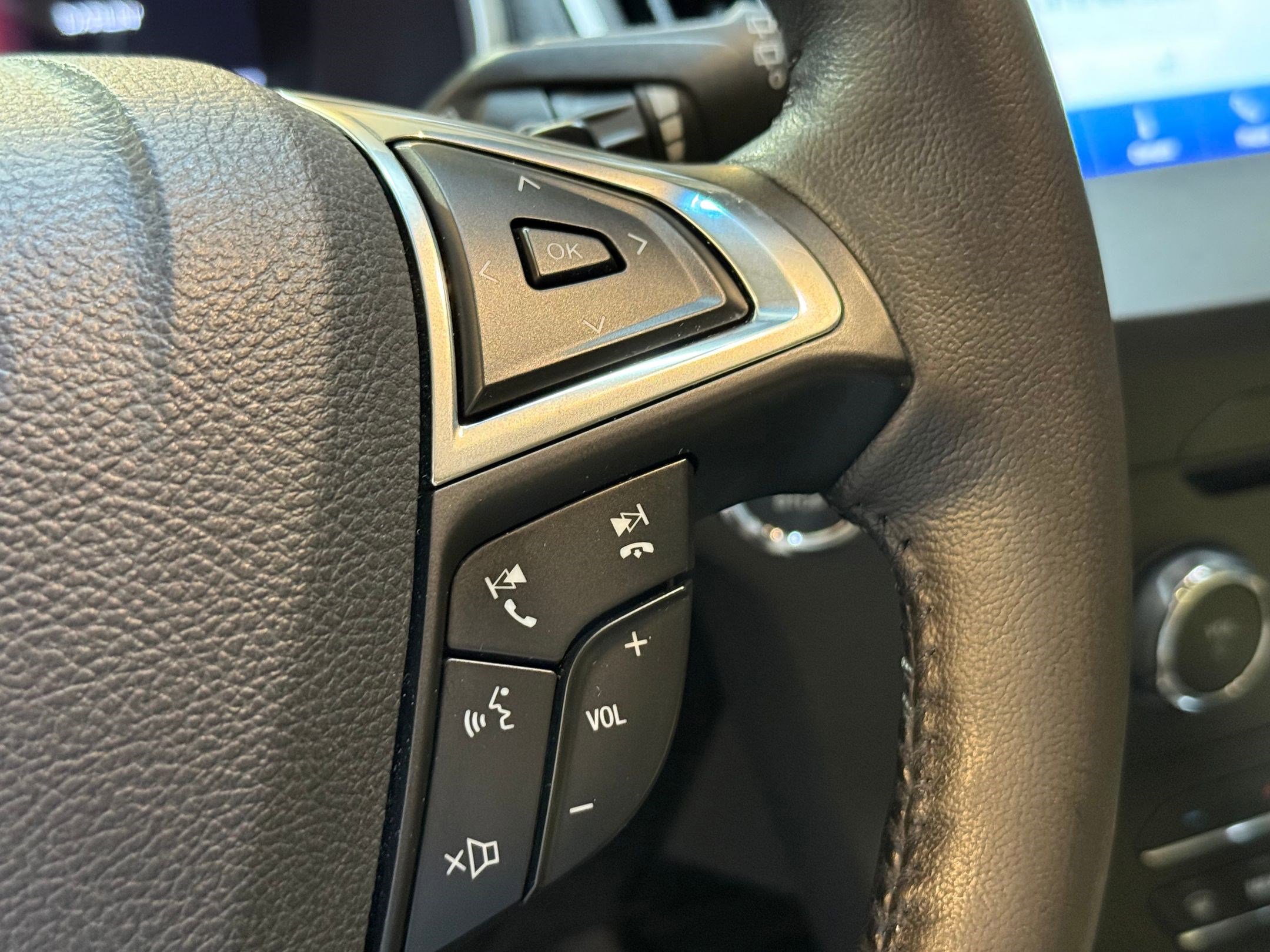 Used 2015 Ford Edge SEL w/ Equipment Group 201A image 24