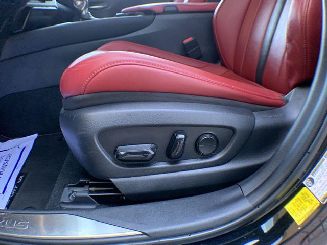 Used 2019 Lexus UX 200 F Sport w/ F Sport Premium Package FWD image 12