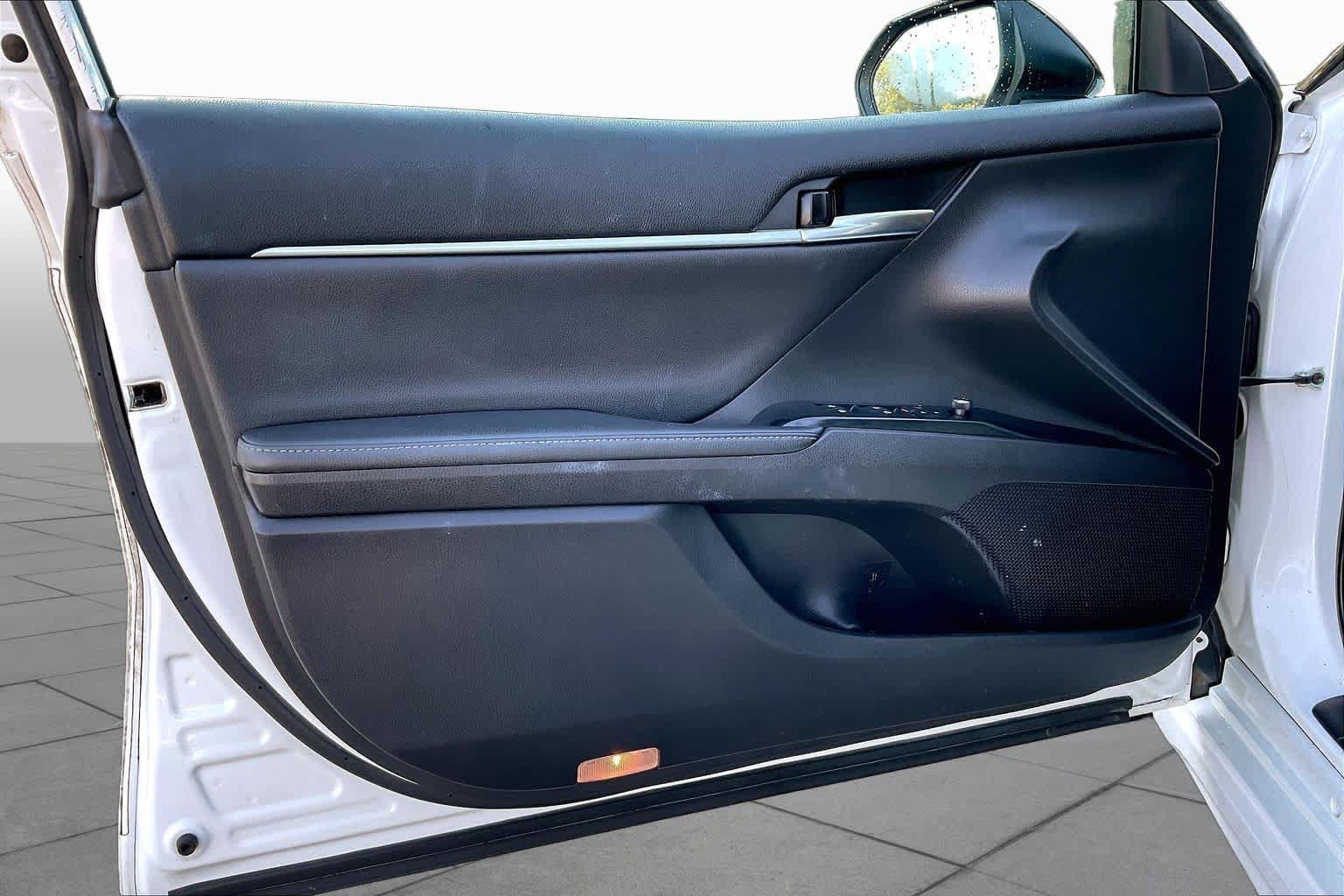 Used 2020 Toyota Camry XSE FWD image 22